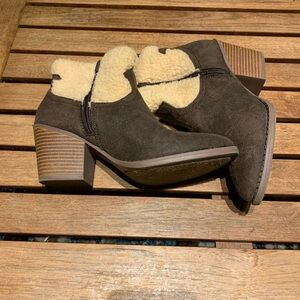 EUC Sugar Cozy Spring Brown Heel Cowgirl Saddle-Ready Western Ankle Boots 6.5